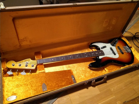 Fender Custom Shop '60 Jazz Bass Relic fretless