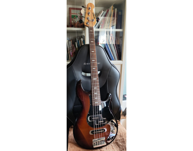 Yamaha BB1025X con estuche