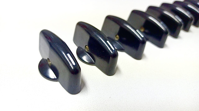 10 Knobs GRANDES de Bakelita VINTAGE. sin uso.