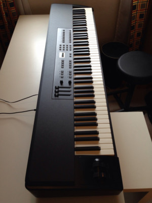Impecable! Piano M-Audio Pro Keys 88 + flightcase a medida