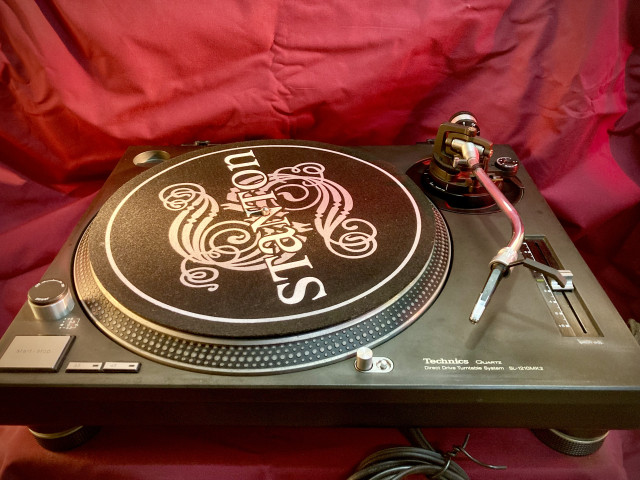 tocadiscos TECHNICS SL-1210 Mk2 Quartz plato giradiscos + Ortofon Concorde