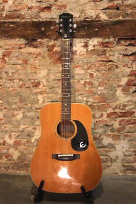 Epiphone FT-145 año 69