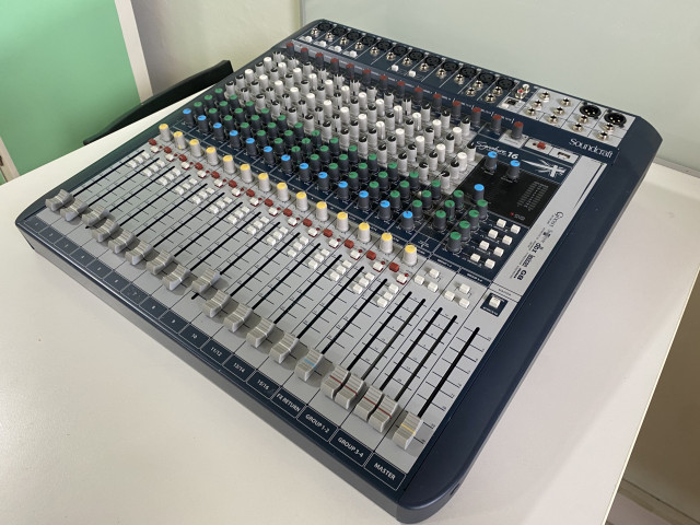 Soundcraft Signature 16