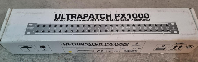 Patchbay Behringer Ultrapatch PX1000