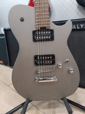 Cort MBM-1 Manson Meta Silver Signature Matthew Bellamy (Muse).