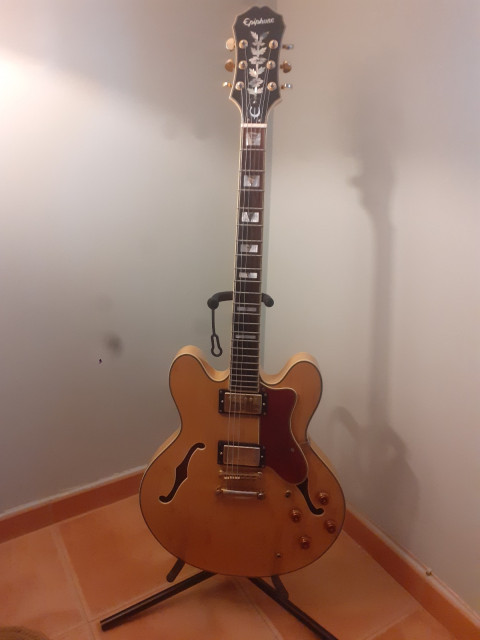 Epiphone Sheraton II. Pastillas Gibson