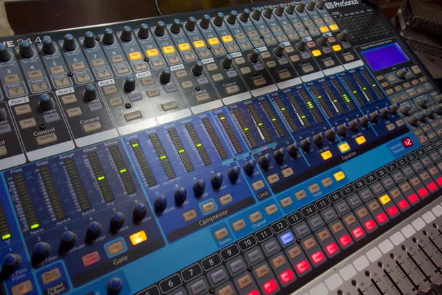 Presonus Studiolive 24.4.2 Mesa interface sonido