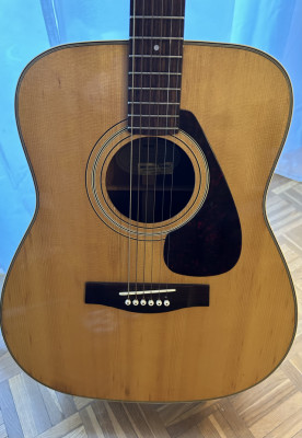 Guitarra Yamaha acústica FG-335