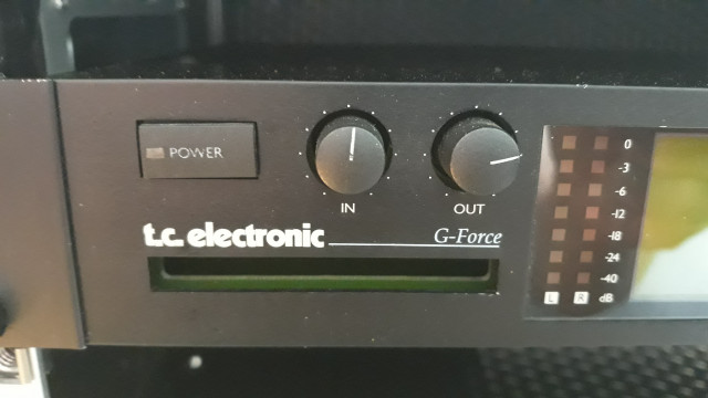 G- Force tc Electronics MULTIEFECTOS.