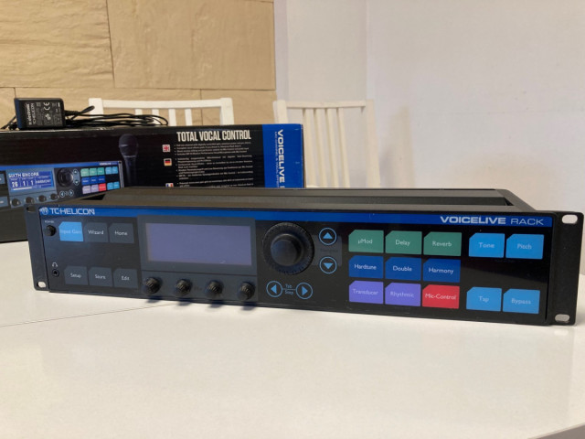 TC Helicon Voicelive Rack