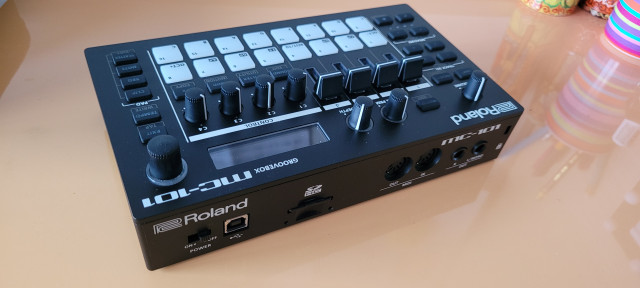 Roland MC-101 + Decksaver