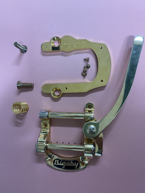 Bigsby B5 gold + vibramate (con envío incluido)