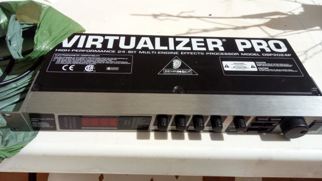 Multiefectos BEHRINGER Virtualizer pro DSP2024P
