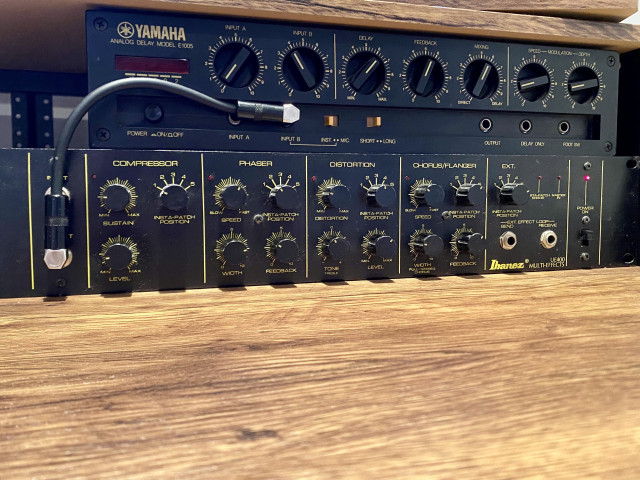 IBANEZ UE-400 Multiefecto analogico de 1981