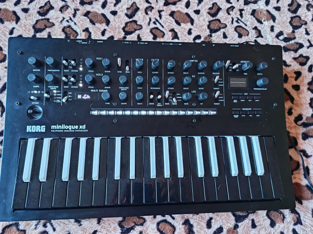 Korg Minilogue XD inverted keys
