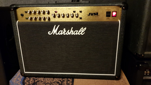 Combo Amplificador de Guitarra Marshall JVM205C