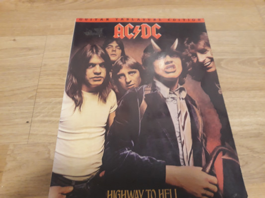 AC/DC - Highway to Hell Libro partituras