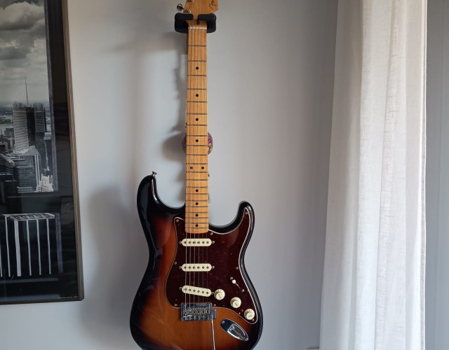 Fender Stratocaster con mejoras