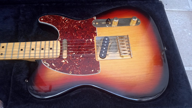 Valley Arts Telecaster Custom Pro made in USA