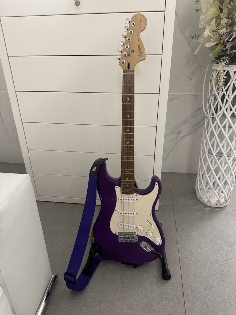 Fender Squier Stratocaster Relic