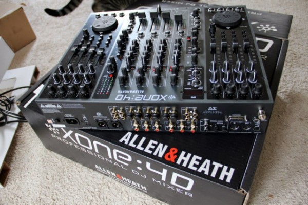 Allen & Heath Xone: 4D + Decksaver. NUEVA!