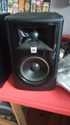 Monitores de estudio JBL 305P MKII 5"