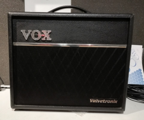 Amplificador de guitarra eléctrica Vox Vt20+ Valvetronix