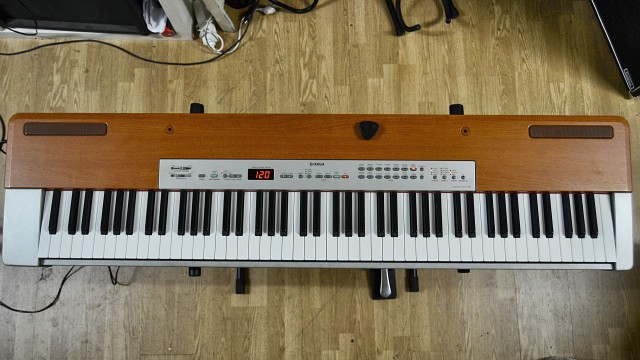 Vendo Piano de escenario Yamaha P120