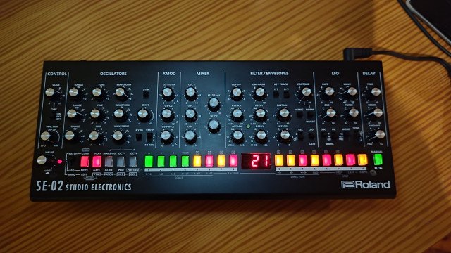 Roland SE-02