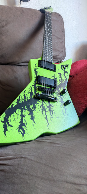 Guitarra Eléctrica LKE CUSTOM EX84