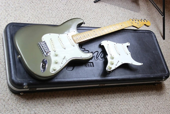Stratocaster USA pewter
