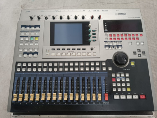 Mesa de mezclas y grabación Yamaha AW4416