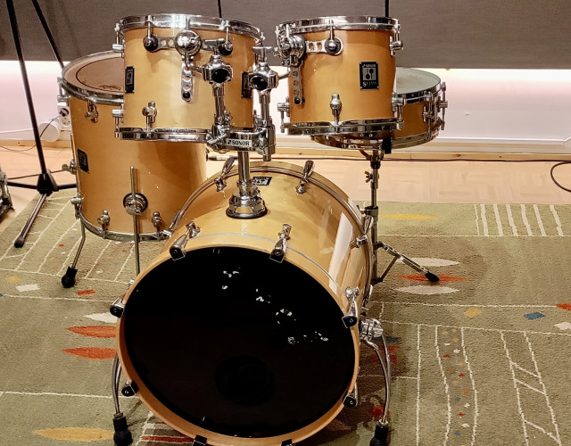 Bateria Sonor Sclass + fundas rígidas