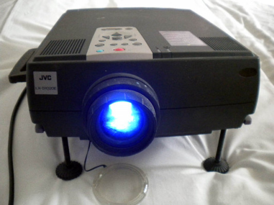 Proyector JVC LCD-LX1020E