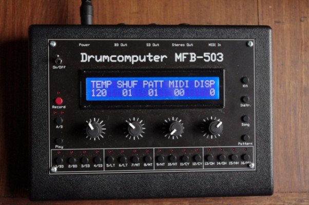 MFB 503 caja de ritmos analógica/digital (inspirada en 909)