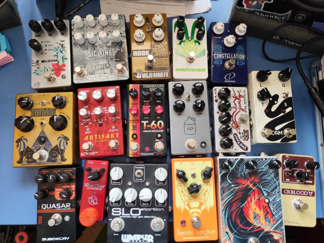 Pedales varios JHS, Earthquaker, Wampler, Source Audio, Keeley, Jam, Zvex..