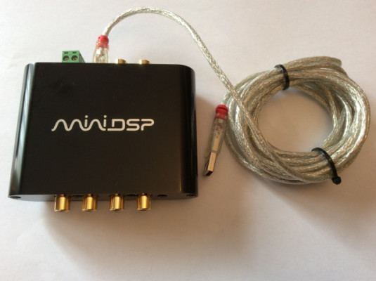 miniDSP 2x4 con 4 plugins (valor 40$)