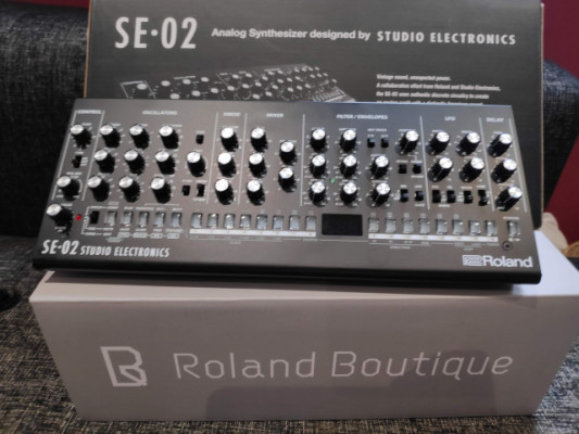 Roland SE-02 Studio Electronics