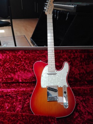 REBAJON PRECIO FINAL. Estupenda Fender Telecaster American Deluxe Cherry Aged RESERVADA