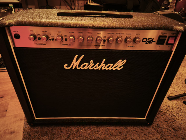 Vendo Marshall DSL 40C (impecable)