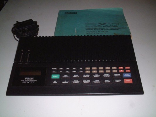 Caja de ritmos Yamaha RX17. Programador digital de Ritmo