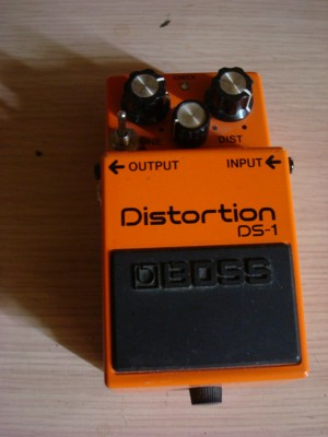 pedal distorsion Boss DS-1 mod. Keeley