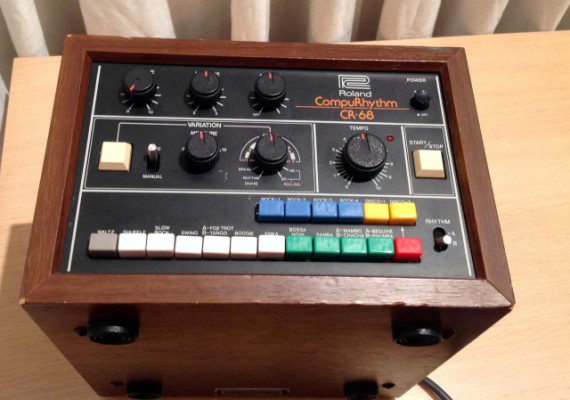 Roland CR 68 CompuRhythm Caja de ritmos analógica