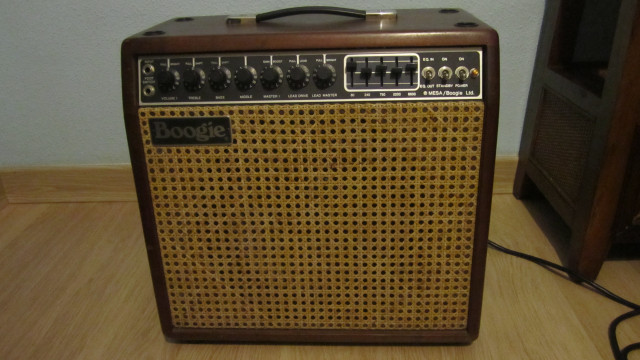 Mesa Boogie Mark IIC (convertido a C+) por guitarra acústica