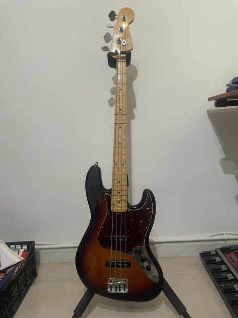 Fender American Standard Jazz Bass MN 3TS en perfecto estado