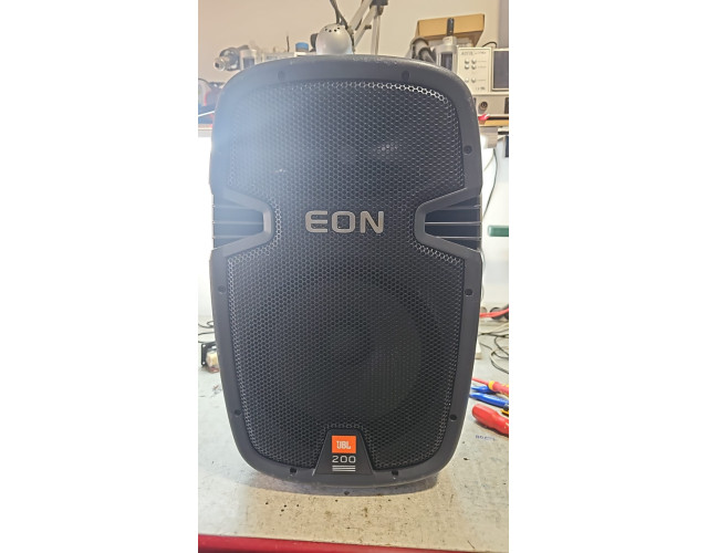 Altavoces JBL eon