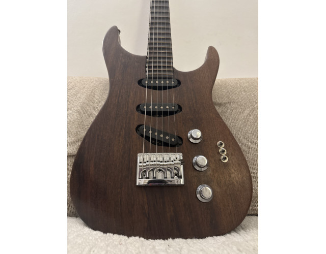 Stratocaster Koa/ CAMBIO