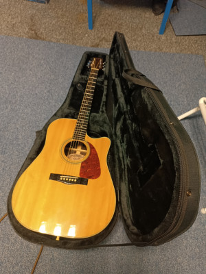 Guitarra Fender F230 (Electroacustica)