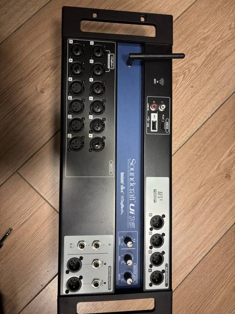 Soundcraft ui16