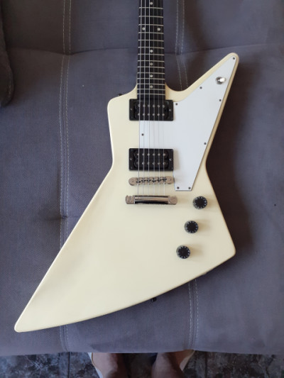 Gibson Explorer Classic white